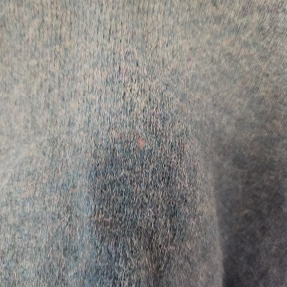 Woolrich Vintage Green Pure Wool Men's Crewneck Sweater Size Medium/Large *Hole - Picture 8 of 9